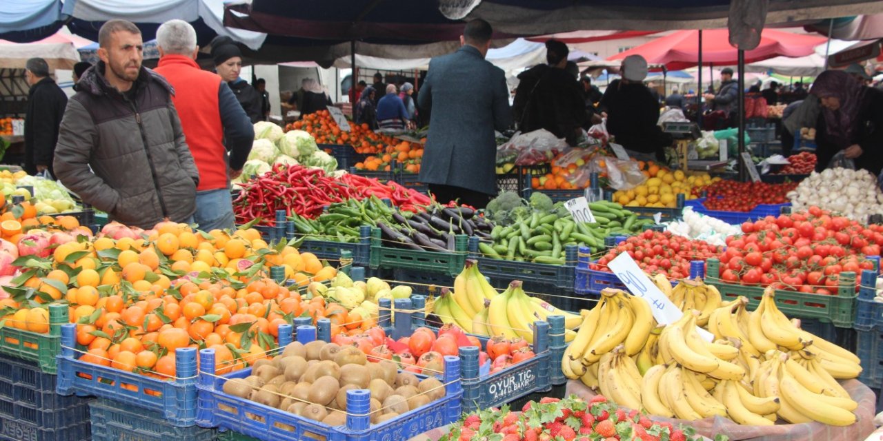Ramazan ayına bir hafta kala pazar esnafı: Ramazan’ın bereketi yavaştan oluşmaya başladı