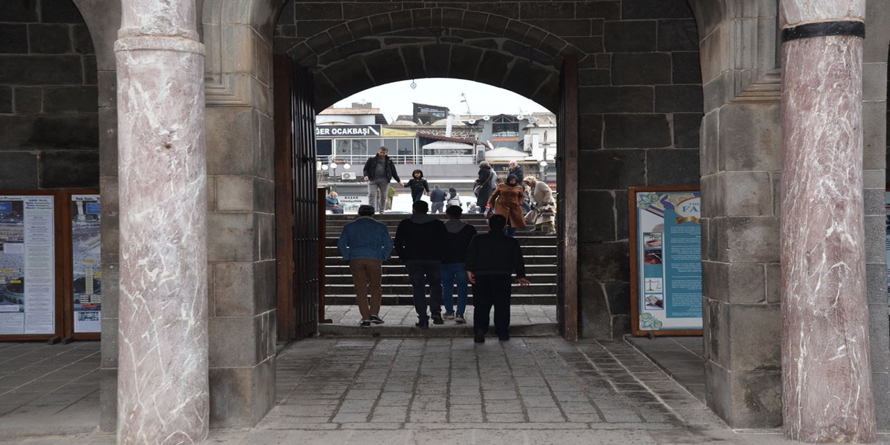 Diyarbakır'da vatandaşlardan Ramazan ayı mesajı: Paylaşma ve yardımlaşma artmalı