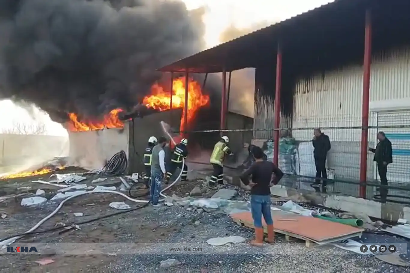 Li navçeya Bismila Dîyarbekirê di febrîqeya plastîkê de şewat derket