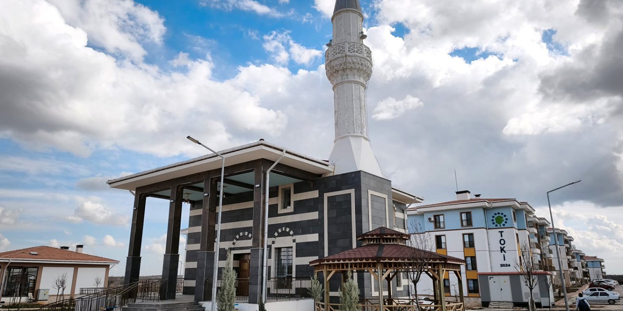 Diyarbakır'daki TOKİ konutlarında bir yıldır ezan okunmuyor: "Cami hazır ama kapılar kapalı"