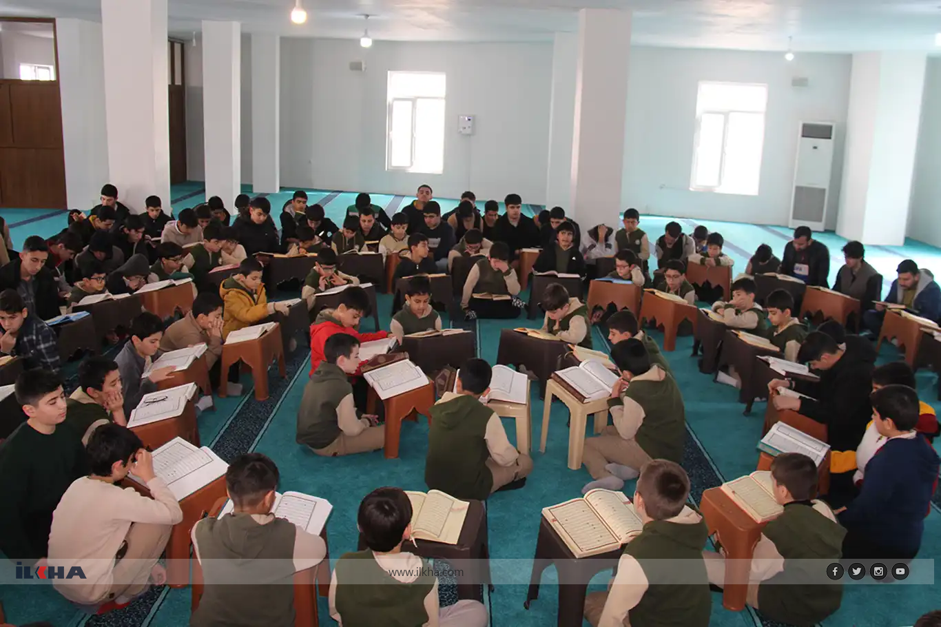 Remezan bereketê tîne dibistanan: Xwendekar ji bo xwendina Quranê dicivin
