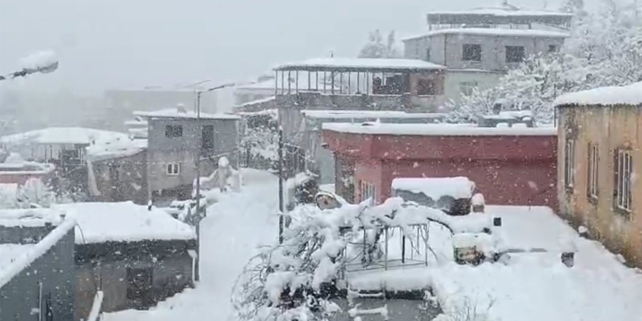 Batman'ın ilçelerinde kar etkili oluyor