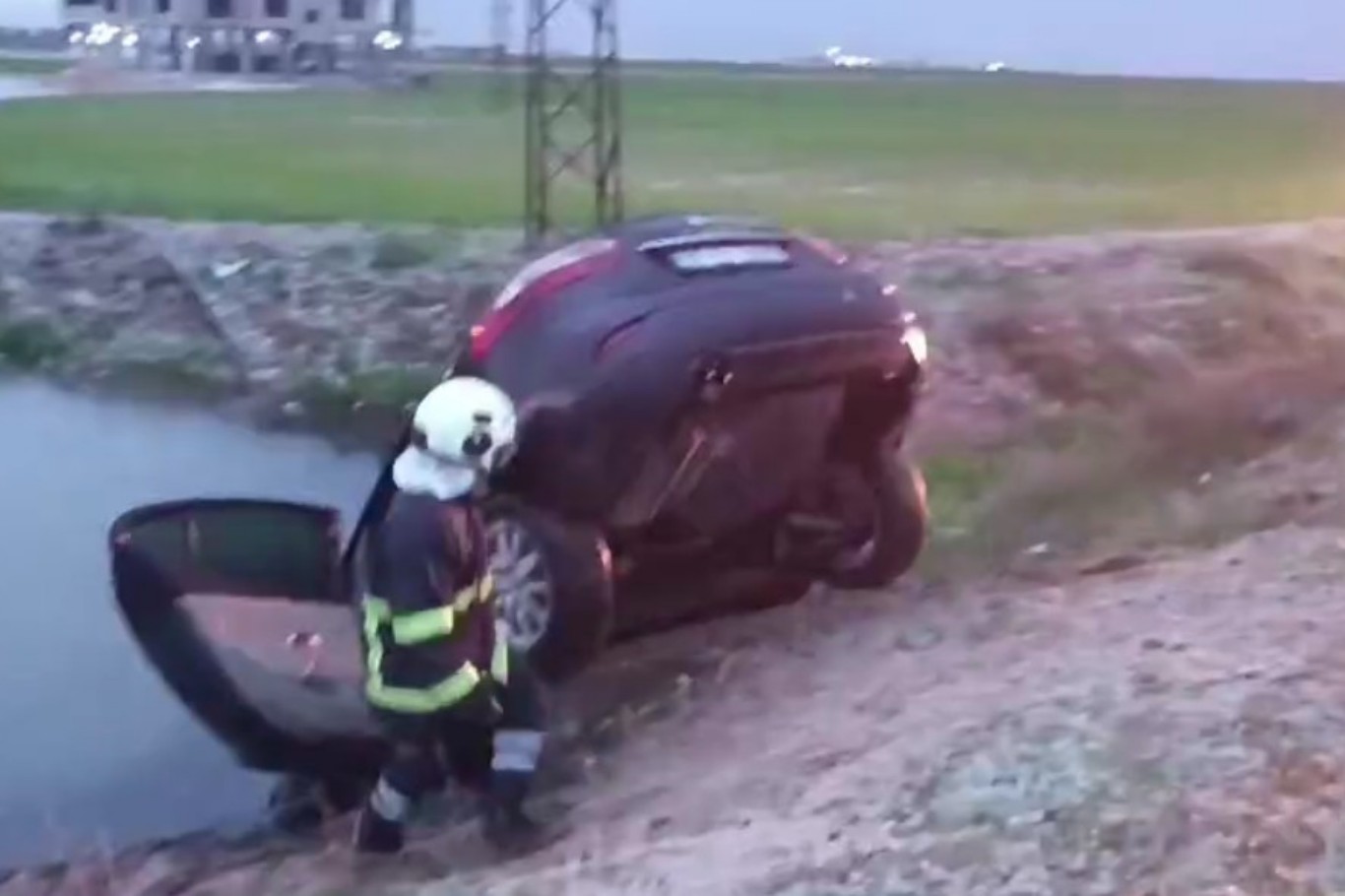 Mardin’in Kızıltepe ilçesinde 3 araç şarampole yuvarlandı: 1’i ağır 9 yaralı