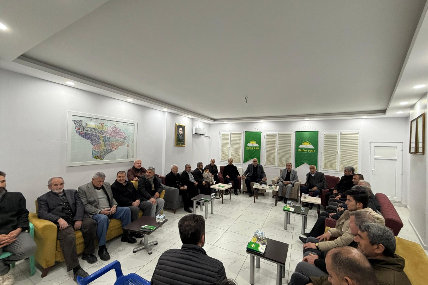 HÜDA PAR Milletvekili Şahzade Demir, Nusaybin’de teşkilatla buluştu