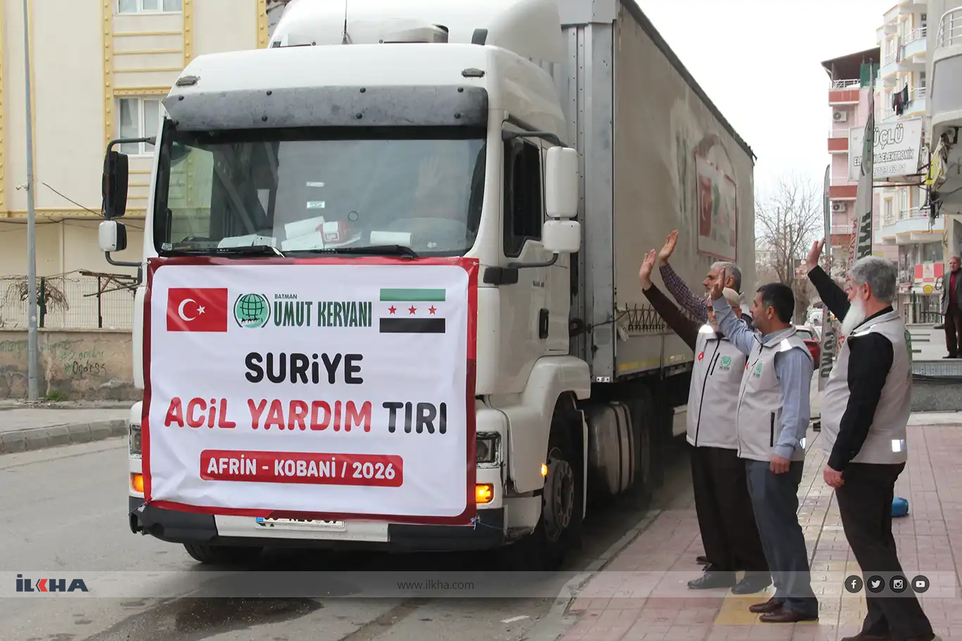 Karwanê Hêvîyê qamyonek tijî alîkarîya mirovî ji Batmanê şand Rojava