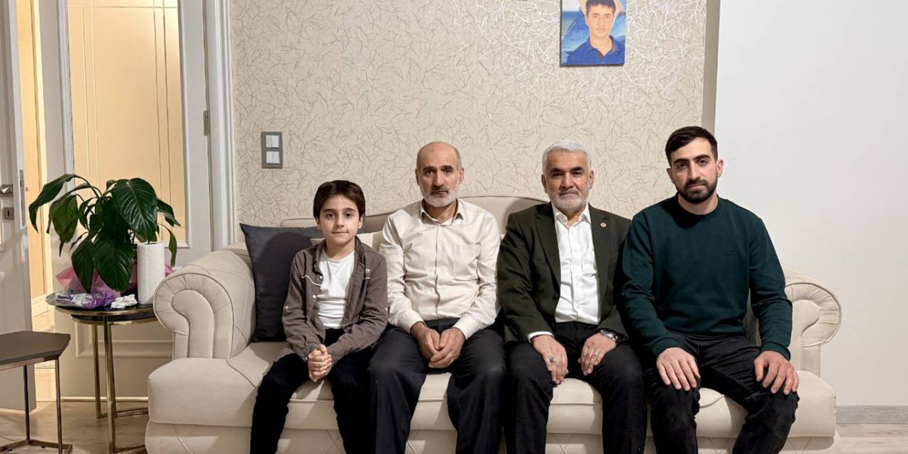 Serokê Pêroyî yê HÜDA PARî Zekeriya Yapıcıoğlu, keyeyê Şehîd Yasîn Börü zîyaret kerd