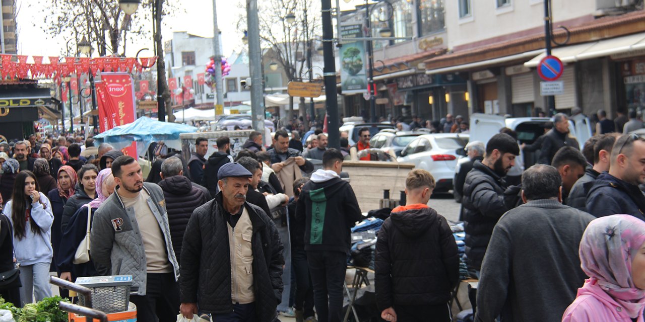 Li Diyarbekirê di çarşî û bazaran de liv û tevgera cejnê