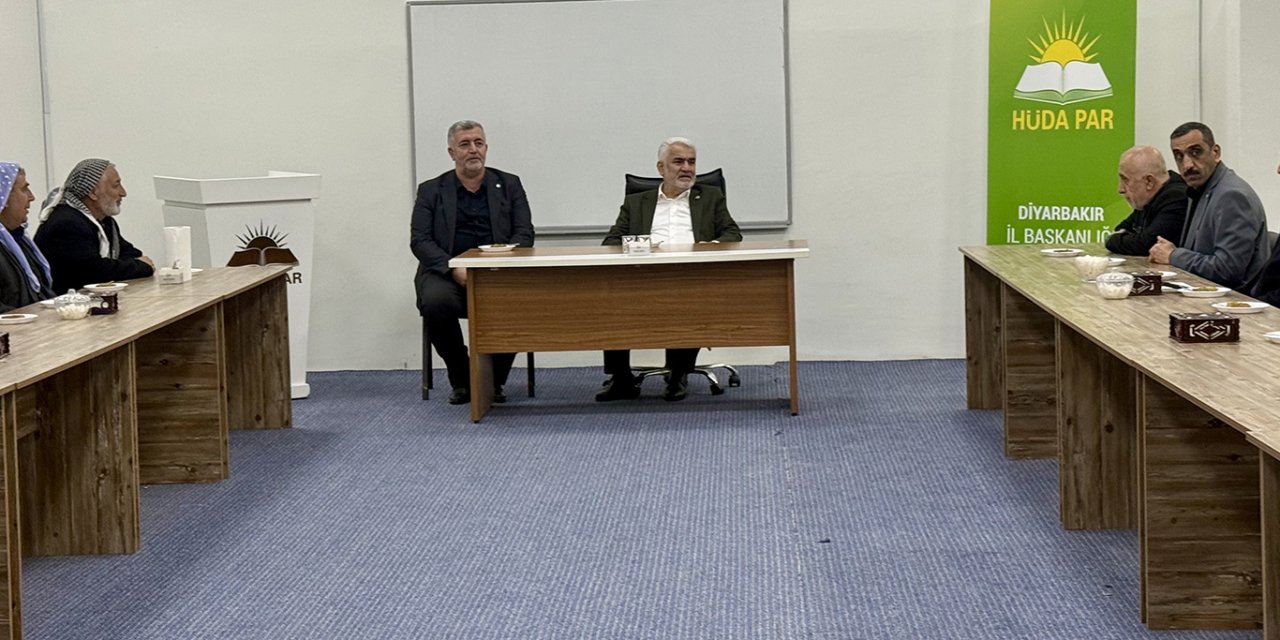 HÜDA PAR Genel Başkanı Yapıcıoğlu Diyarbakır’da partisinin bayramlaşma programına katıldı