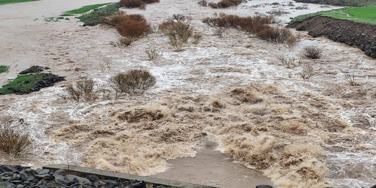 Li seranserê welat baran berdewam bike