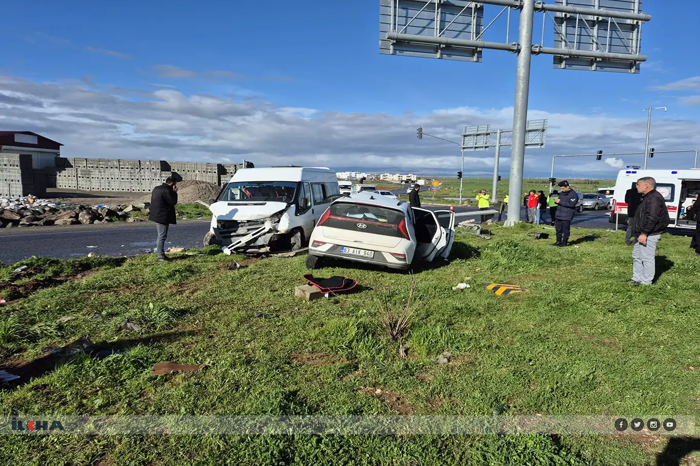 Li Navçeya Çinarê ya Dîyarbekirê wesayît û serwîsa xwendekaran li hev qelibîn: 15 birîndar
