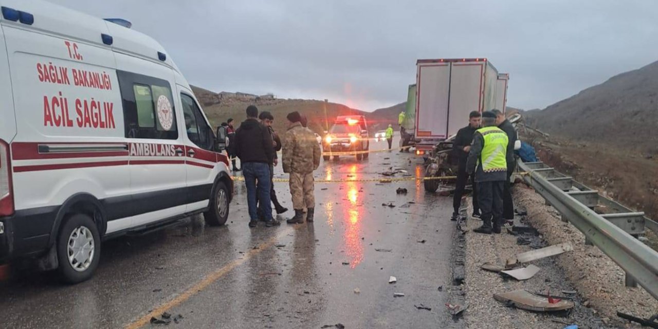 Malatya Doğanşehir'de feci kaza: 3 ölü, 1 yaralı