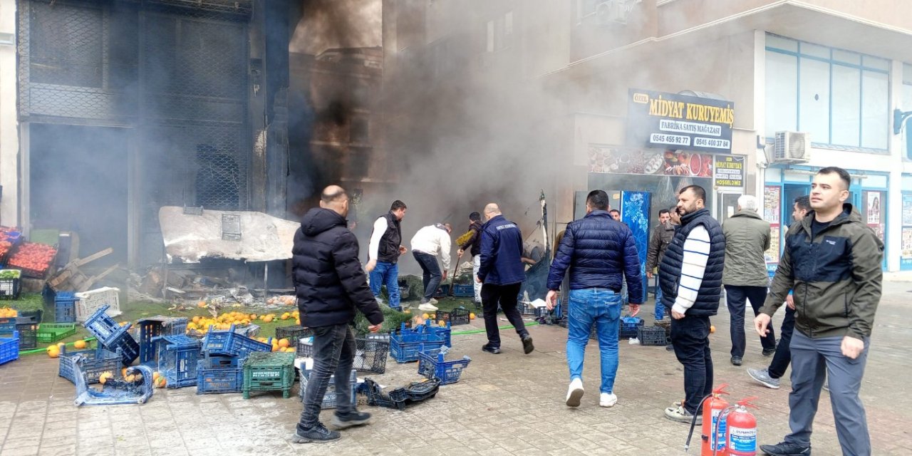 Mardin’de manavda çıkan yangın söndürüldü