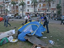 İzmir'de Gezi Parkı olaylarında 30 gözaltı