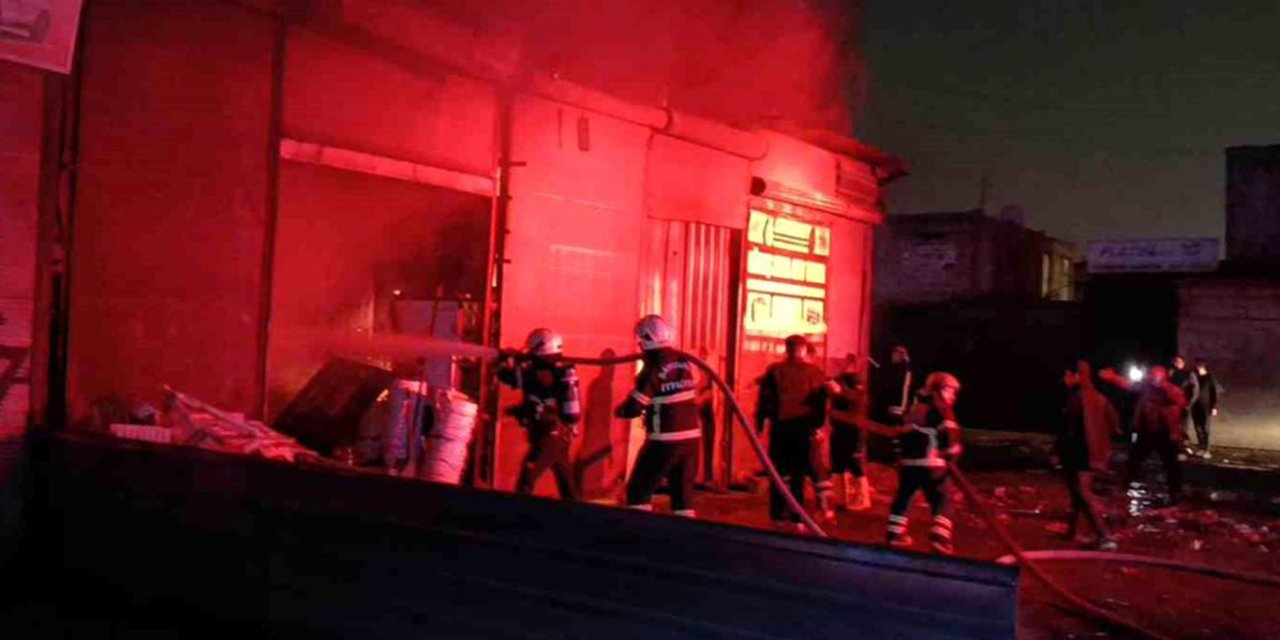 Şanlıurfa'da hurdacı dükkanında yangın