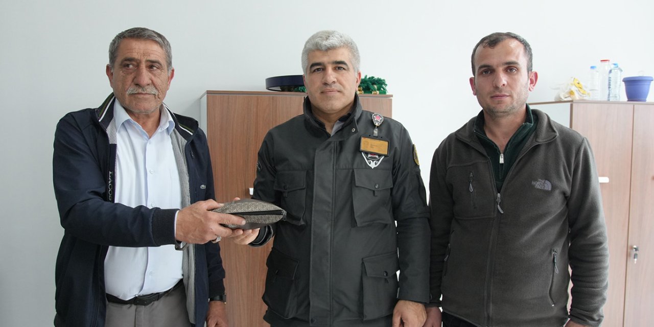 Batman'da toplu taşımada unutulan altın dolu çanta sahibine ulaştırıldı