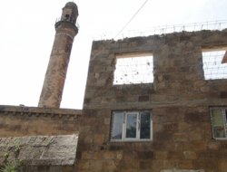Bitlis'te Tarihi caminin restorasyonuna başlandı