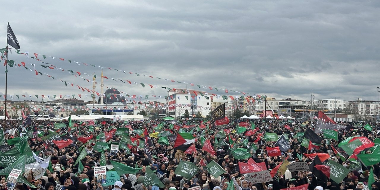 Mevlid-i Nebi etkinliğinde gençlerden anlamlı çağrı: Vahdet olmadan kurtuluş yok