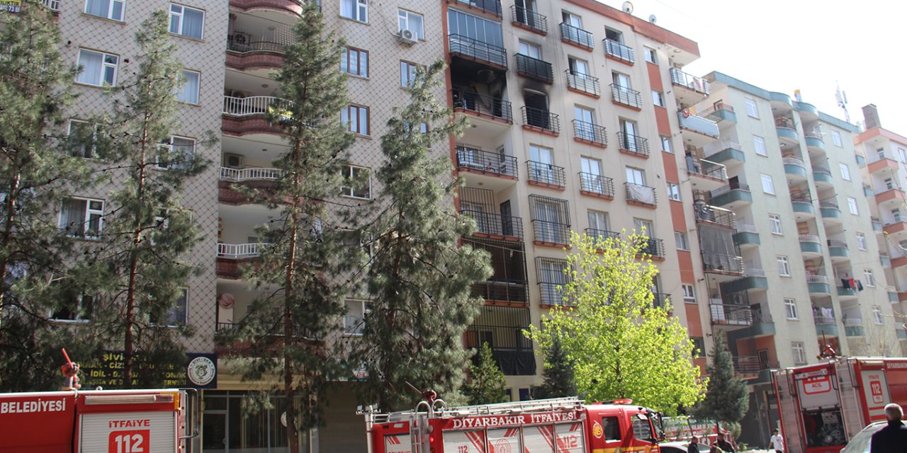 Diyarbakır'da apartman yangını: 5 kişi dumandan etkilendi
