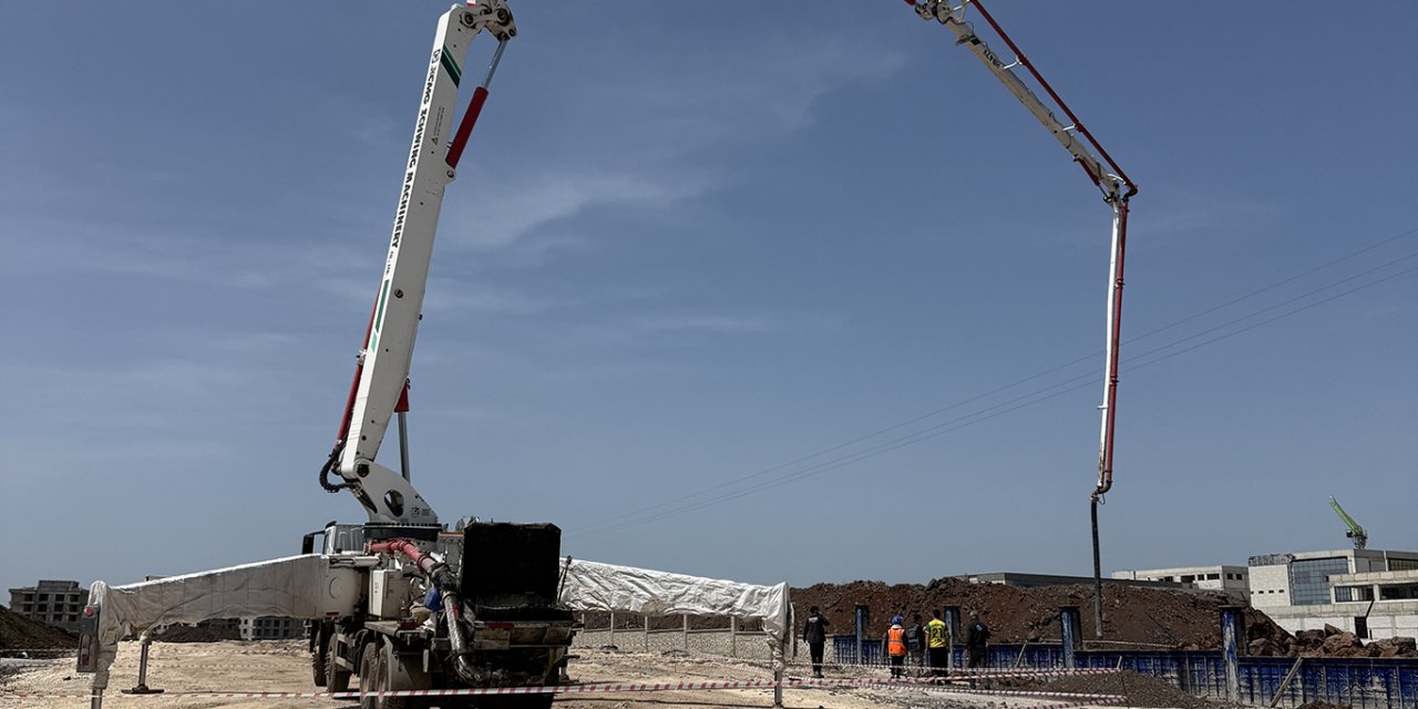 Diyarbakır'da hastane inşaatında kaza: 1'i ağır, 2 işçi yaralı