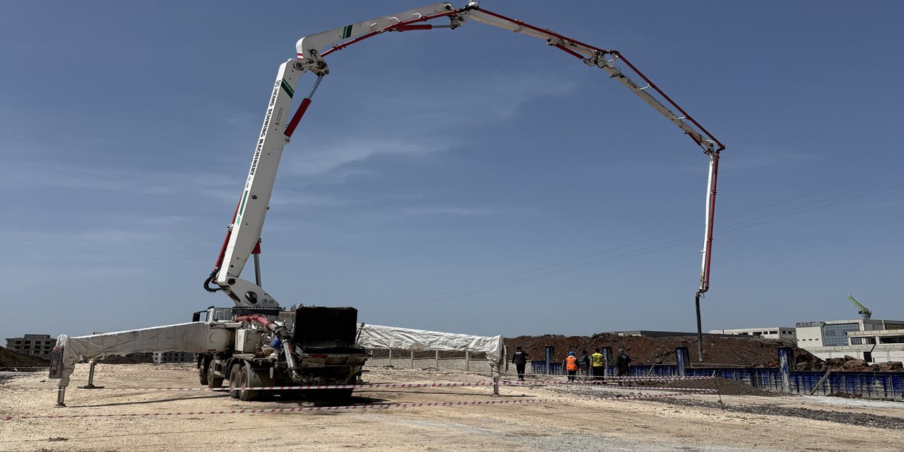 Diyarbekir de awanîya nêweşxaneyî de qeza: 2 karkerî birîndar bîyî, halê yewî giran o