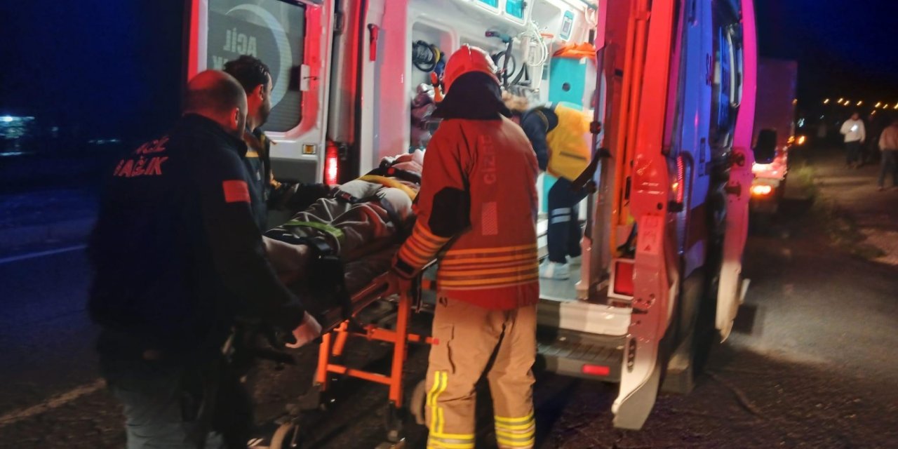 Cizre'de otomobil şarampole yuvarlandı: 4 yaralı