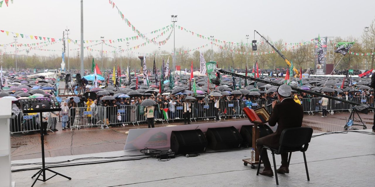 Mevlid-i Nebi mitingi Diyarbakır'da yoğun bir katılımla başladı