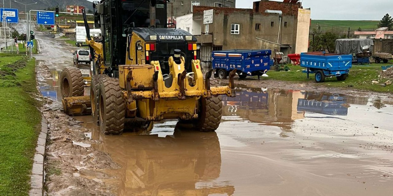 Aşırı yağışlar Siirt'te heyelan ve sele yol açtı
