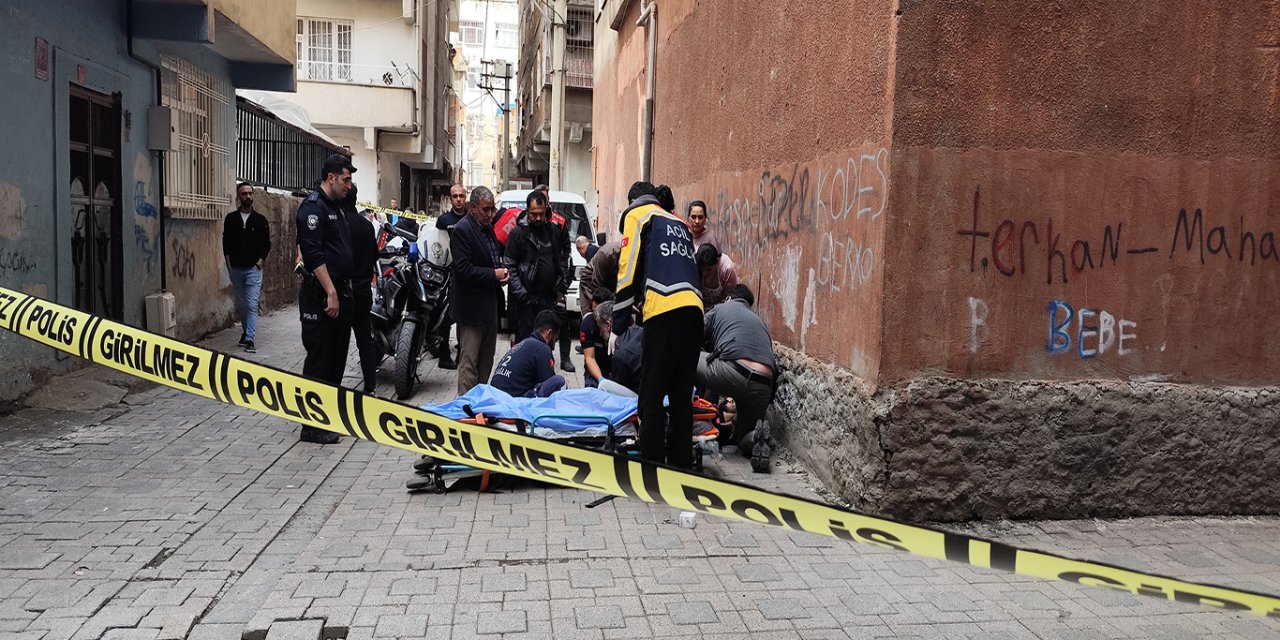Diyarbakır Bağlar ilçesine bağlı Mevlana Halit Mahallesi 420. Sokak’ta silahlı saldırı: Bir kişi yaralandı