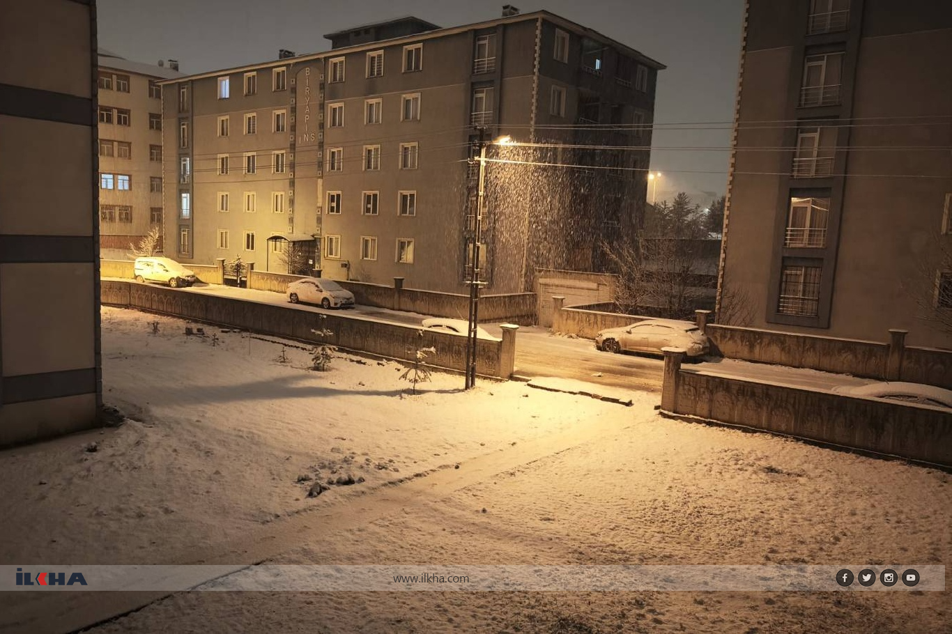 Di rojên dawî yên meha Nîsanê de li Qersê berf barî