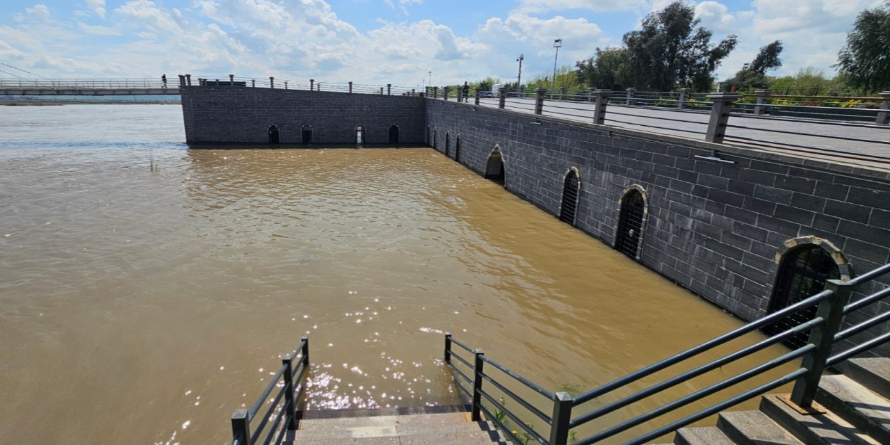 Deriyên Bendava Ilisuyê hatine vekirin