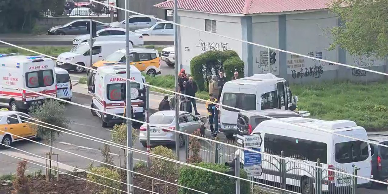 Diyarbakır Toptancılar Sitesi Kavşağı'nda kaza: 3 yaralı