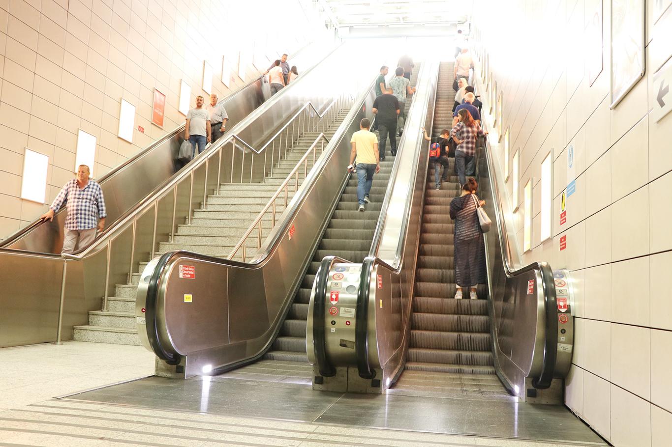 Li navçeya Qosera Mêrdînê qezaya eskalatorê: Tiliya zarokekî qut bû