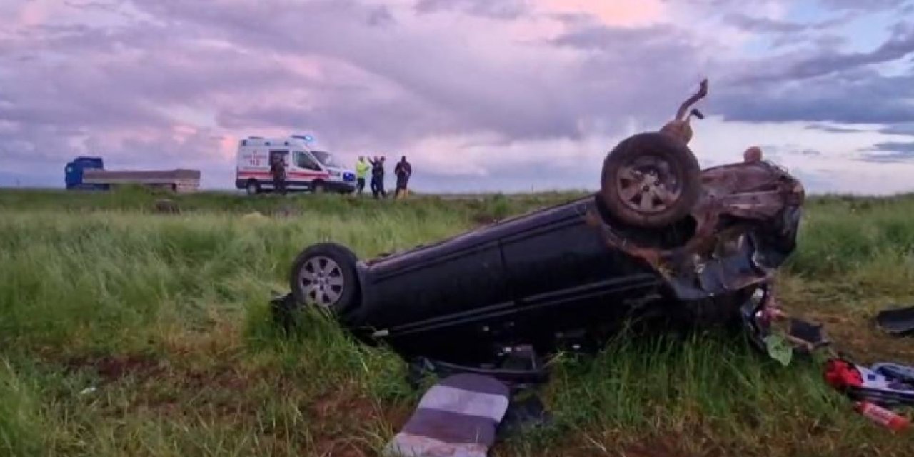 Diyarbakır Batı Karakoç mevkisinde kontrolden çıkan otomobil tarlaya uçtu: 11 yaralı