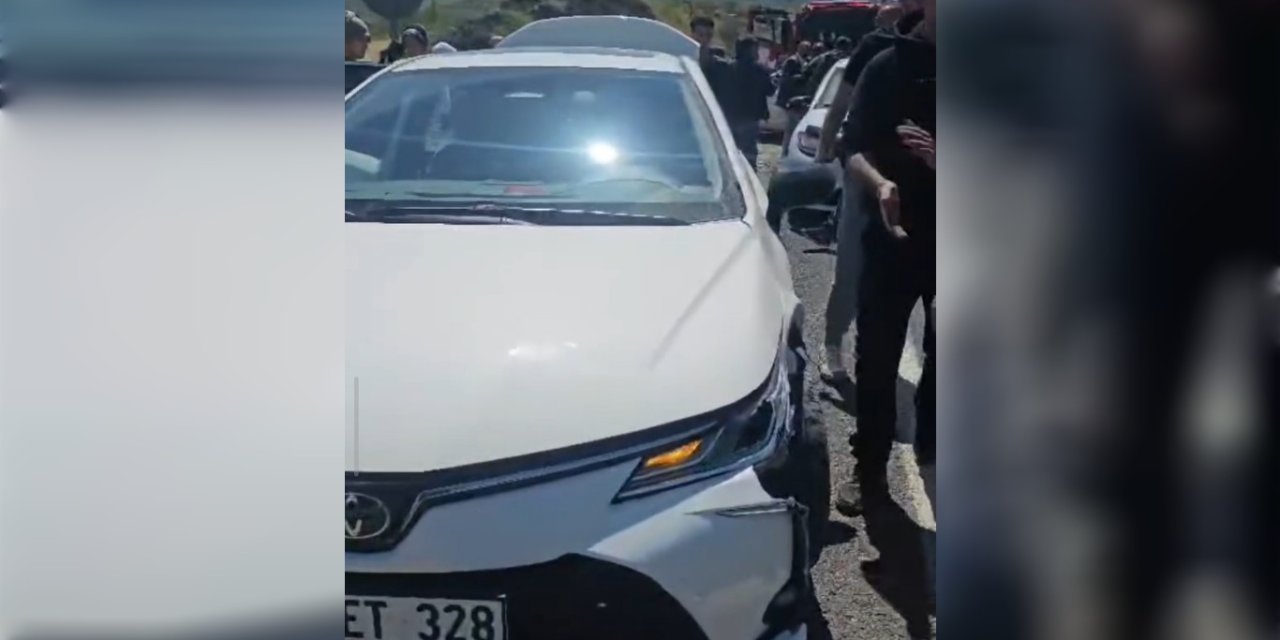 Mazıdağı'nda 5 araç zincirleme kazaya karıştı: 4 yaralı