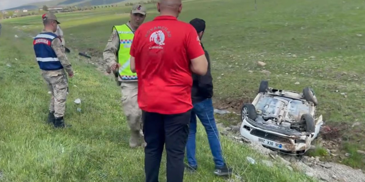 Elazığ'da otomobil takla attı: 2 yaralı