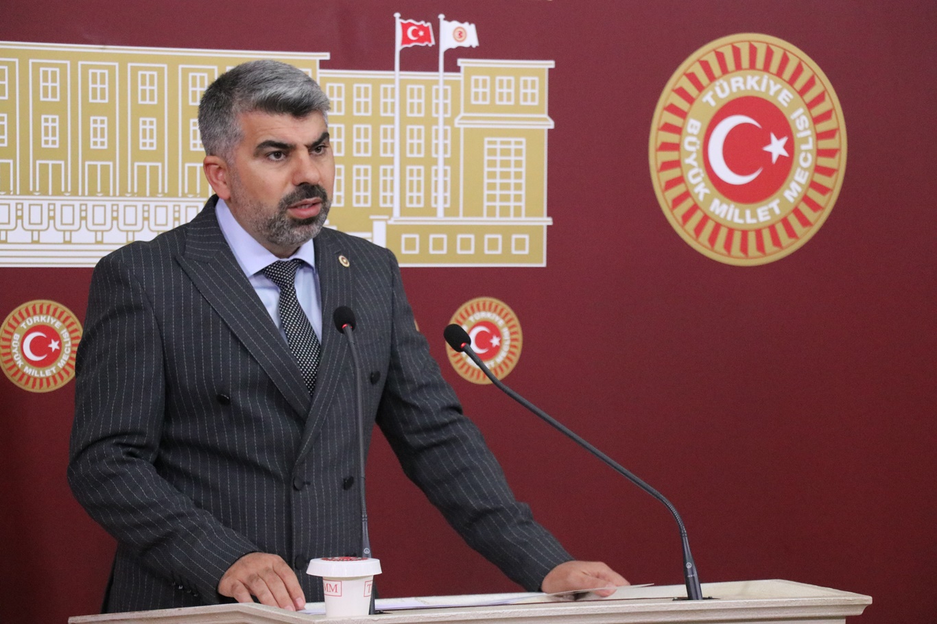 Palamenterê HUDA PARê Dînç: Qaşo ew ê saz Qaşo ew ê sazîya aştîyê qirkirinê bida sekinandin, lê ew rê li ber îşxalkeran vedikin