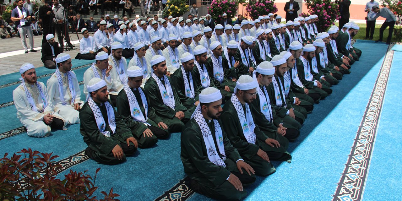 72 xwendekaran li Dîyarbekirê îcazetên xwe wergirtin