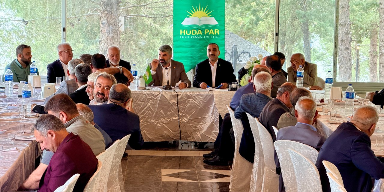 HÜDA PAR Milletvekili Dinç, Çınar’da muhtarlarla buluştu: Sorunların takipçisi olacağız!