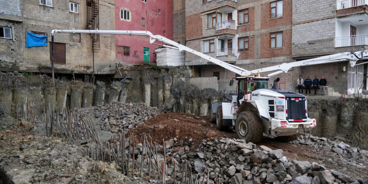 Hakkari'de 6 bina çökme riski nedeniyle tahliye edildi