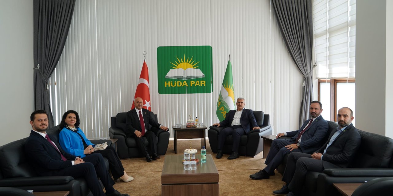 HÜDA PARê bi partiyên siyasî re cejn pîroz kir