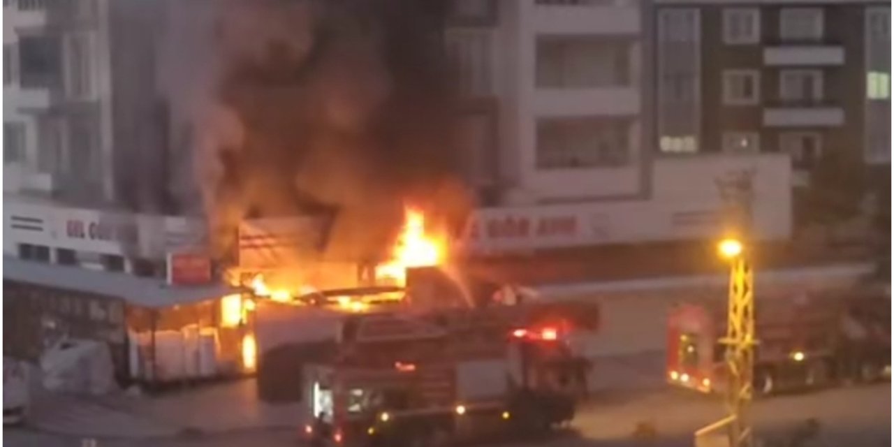 Malatya'da bir AVM'de korkutan yangın