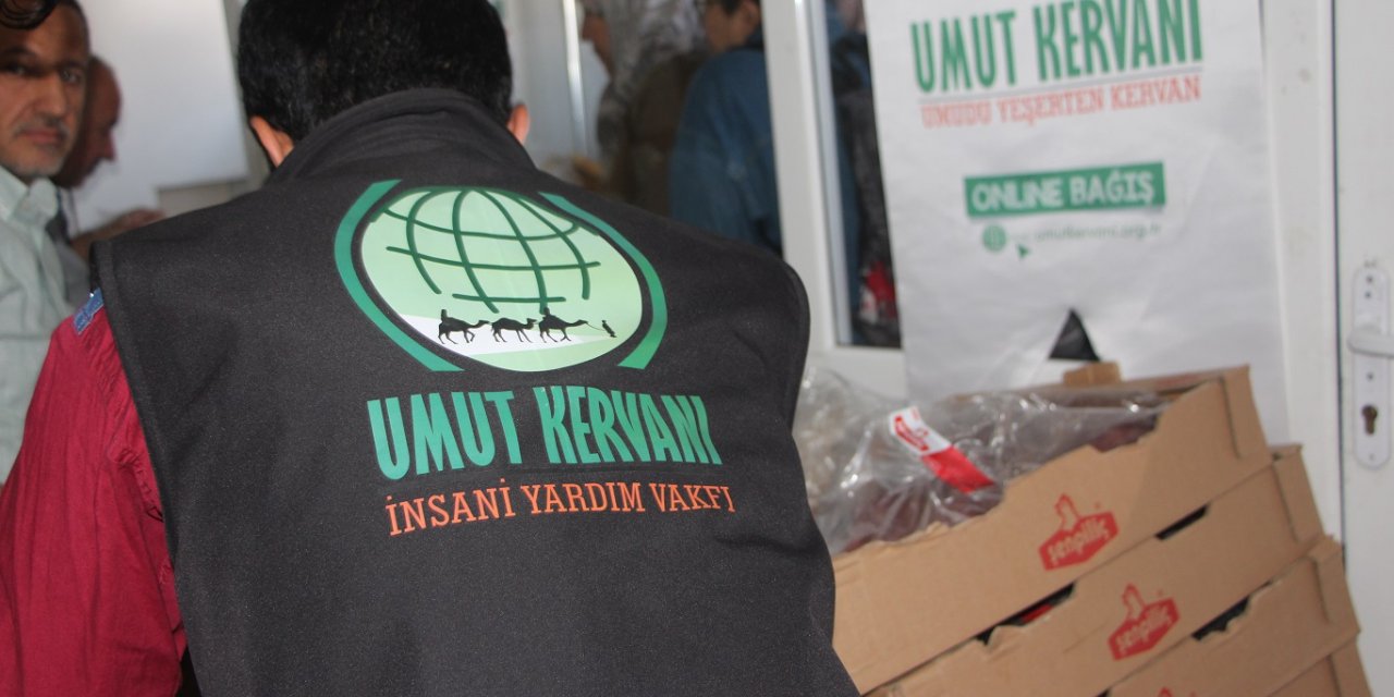 Umut Kervanı Mardin'de yüzlerce aileye et dağıtımında bulundu