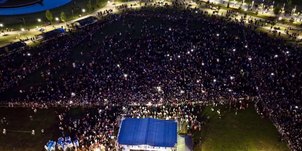 Malatya Yeşilyurt'da düzenlenen ilahi konserine yoğun ilgi