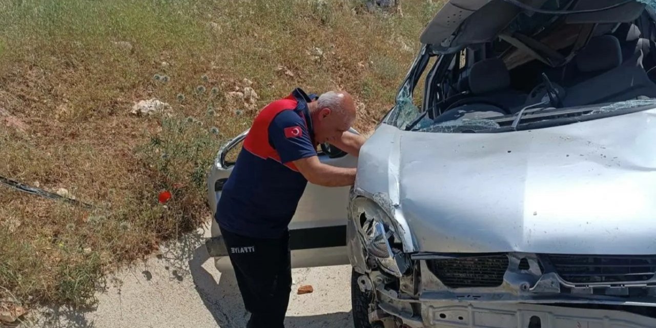 Adıyaman’da araç takla attı: Bir ölü, bir yaralı
