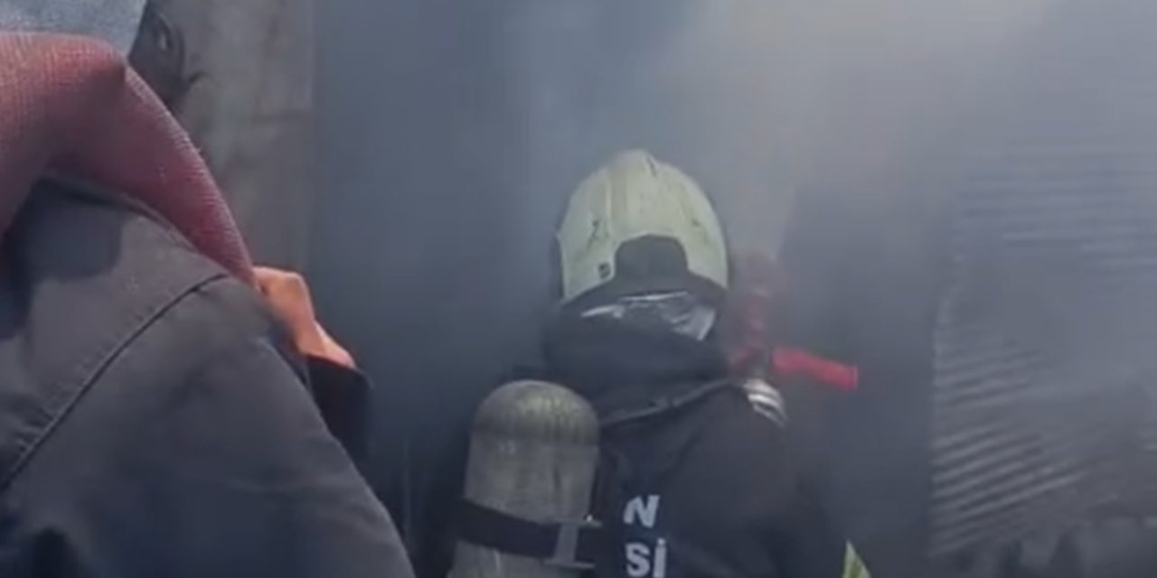 Batman'da çatı katı deposunda çıkan yangın söndürüldü