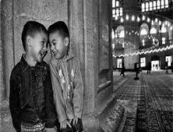 Camî Bi Zarokan Şên In.