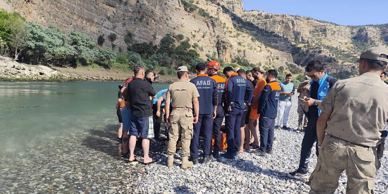 Li Şirnexê malbata xwe ya ku di xetereya xeniqandinê de bû rizgar kir, wî jiyana xwe ji dest da