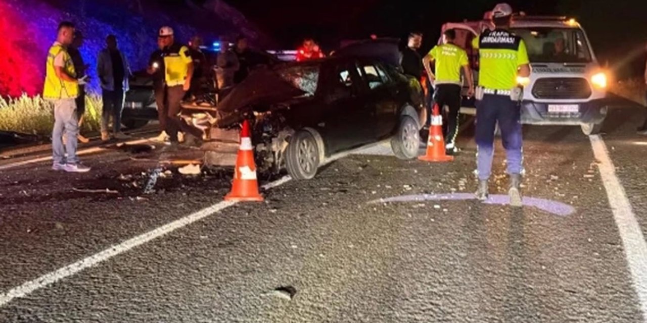 Şanlıurfa'da iki otomobil çarpıştı: 2 ölü, 6 yaralı
