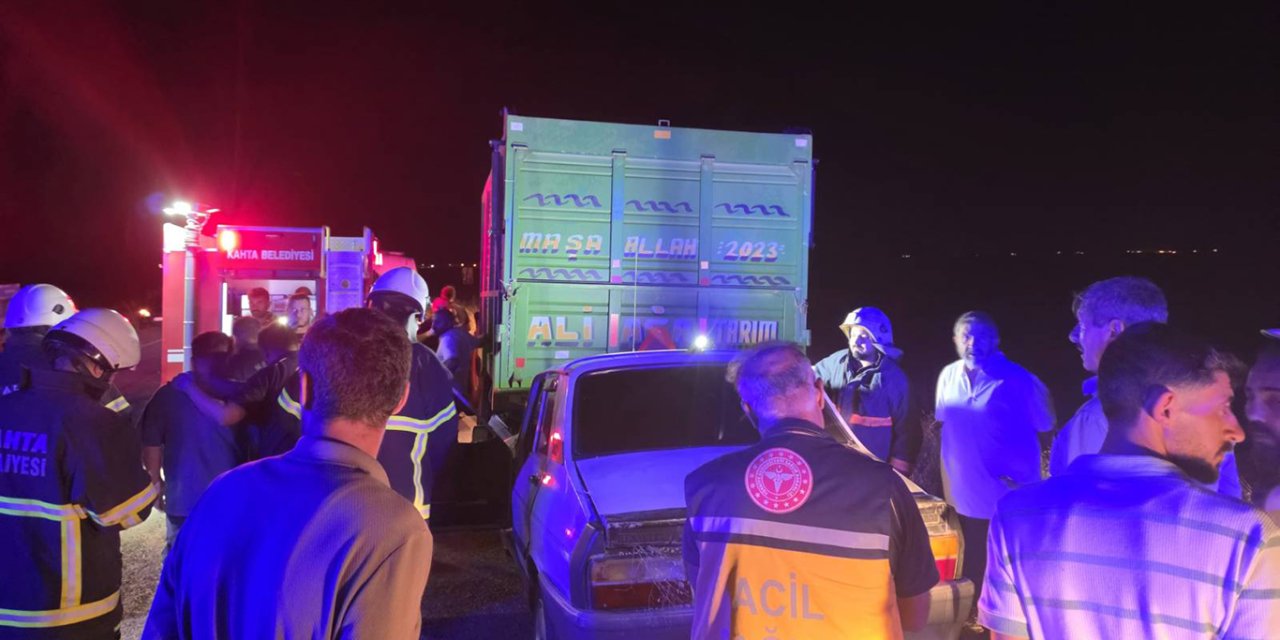 Adıyaman-Samsat yolunda feci kaza: 1 ölü, 1 yaralı