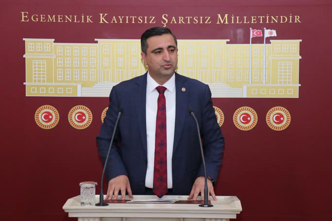 Parlamenterê HUDA PARê Serkan Ramanli ji Wezîr Tekin re di derbarê 'perwerdehiya bi zimanê dayikê' de pirsek kir